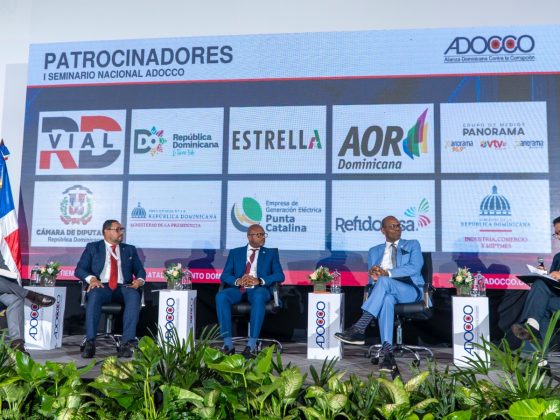 Representantes gremiales exponen preocupaciones y propuestas sobre el nuevo Código Penal en Gran Panel de ADOCCO