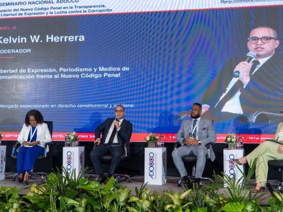 Ponentes en seminario de ADOCCO advierten sobre autocensura y cuestionan prisión por delitos de palabra